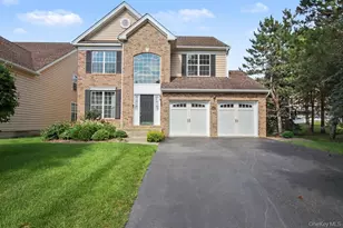 427 Vassar Pl, Fishkill, NY 12524 - Photo 3