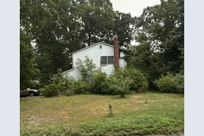 36 Forest Lane, Coram, NY 11727 - Photo 3