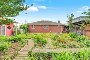 100 Memphis Ave, Floral Park, NY 11001 - Photo 21