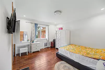 100 Memphis Avenue, Floral Park, NY 11001 - Photo 13