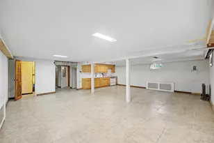 100 Memphis Ave, Floral Park, NY 11001 - Photo 17