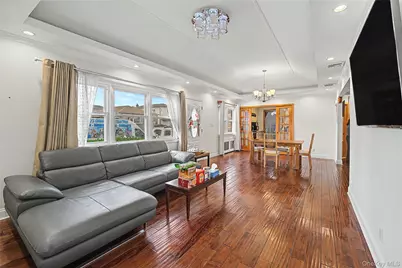 100 Memphis Avenue, Floral Park, NY 11001 - Photo 5