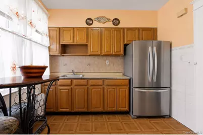 739 E 224th Street, Bronx, NY 10466 - Photo 7