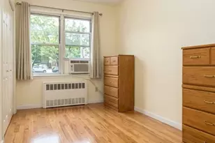 13708 S 31st Rd, Flushing, NY 11354 - Photo 7