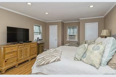 93 Beacon Hill Road, Port Washington, NY 11050 - Photo 11