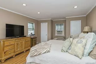 93 Beacon Hill Rd, Port Washington, NY 11050 - Photo 11