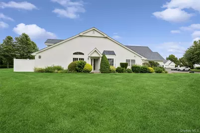 46 Summerfield Lane N, Aquebogue, NY 11901 - Photo 15
