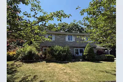 1067 N New York Drive, Massapequa, NY 11758 - Photo 25