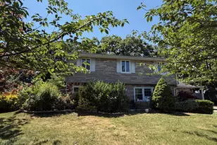1067 N New York Dr, Massapequa, NY 11758 - Photo 25