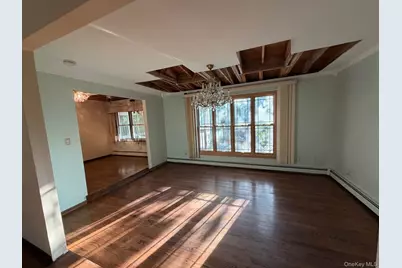 1067 N New York Drive, Massapequa, NY 11758 - Photo 13