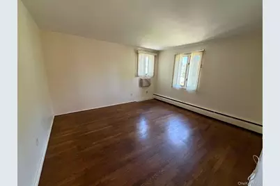 1067 N New York Drive, Massapequa, NY 11758 - Photo 19