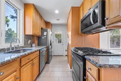 6005 168th Street, Fresh Meadows, NY 11365 - Photo 7