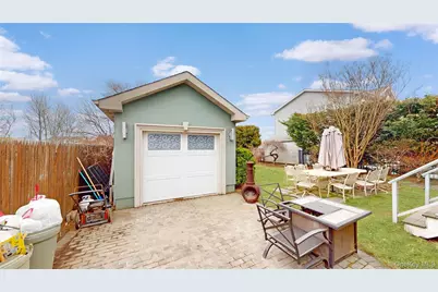 145 Kingston Boulevard, Island Park, NY 11558 - Photo 11