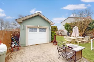 145 Kingston Blvd, Island Park, NY 11558 - Photo 11