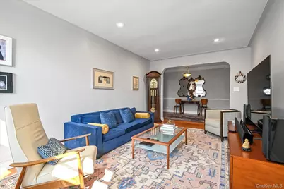 6536 Wetherole Street #608, Rego Park, NY 11374 - Photo 5