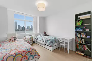 350 Albany St, New York, NY 10280 - Photo 11