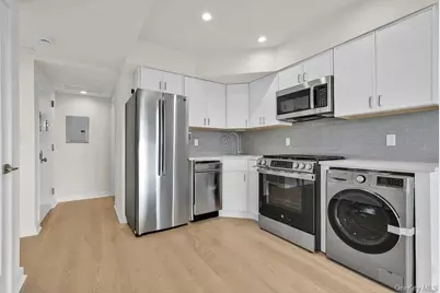 2525 31st Avenue #7A, Astoria, NY 11106 - Photo 3