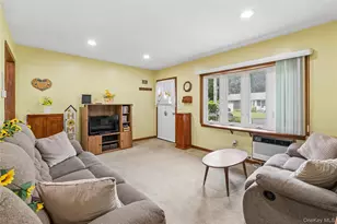 62 Sharp St, Patchogue, NY 11772 - Photo 3