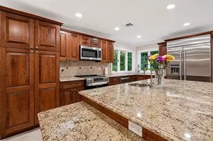 4 Durham Dr, Dix Hills, NY 11746 - Photo 11