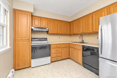 25 Springwood Drive, North Babylon, NY 11703 - Photo 3