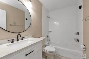25 Springwood Dr, North Babylon, NY 11703 - Photo 11