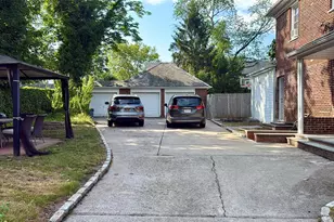 266 Rockaway Tpke, Cedarhurst, NY 11516 - Photo 35