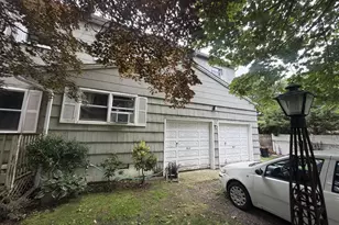 8 Windus Dr, Shirley, NY 11967 - Photo 3