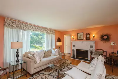 199 N Country Road, Port Jefferson, NY 11777 - Photo 5