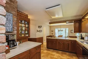 199 N Country Rd, Port Jefferson, NY 11777 - Photo 7