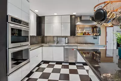 39 Woodhaven Drive, New City, NY 10956 - Photo 9