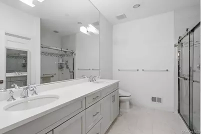 46102 Silver Birch Lane, Plainview, NY 11803 - Photo 25