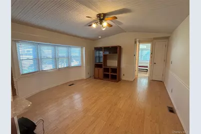 1661 Old Country Road #233, Riverhead, NY 11901 - Photo 13