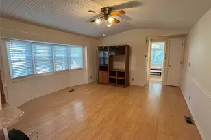 1661 Old Country Rd, Riverhead, NY 11901 - Photo 13