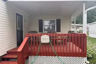 1661 Old Country Rd, Riverhead, NY 11901 - Photo 29