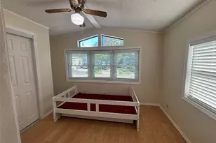 1661 Old Country Rd, Riverhead, NY 11901 - Photo 23