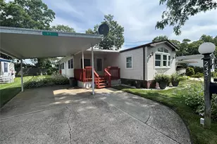 1661 Old Country Rd, Riverhead, NY 11901 - Photo 3