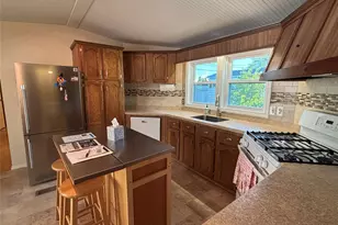1661 Old Country Rd, Riverhead, NY 11901 - Photo 11