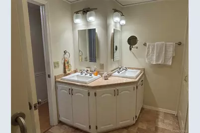 1661 Old Country Road #233, Riverhead, NY 11901 - Photo 17