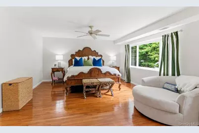 122 Corral Lane, Bay Shore, NY 11706 - Photo 9