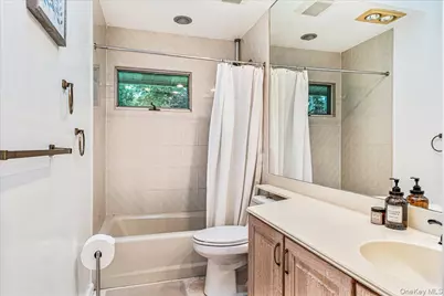 6 Cherry Lane E, Syosset, NY 11791 - Photo 15
