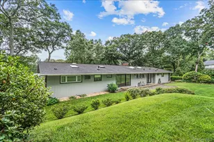 6 Cherry Ln E, Syosset, NY 11791 - Photo 29
