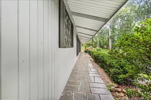 6 Cherry Ln E, Syosset, NY 11791 - Photo 3