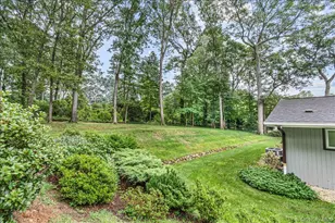 6 Cherry Ln E, Syosset, NY 11791 - Photo 31