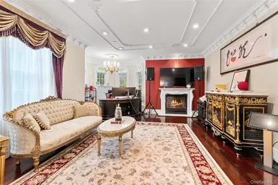 28 Whitney Circle, Glen Cove, NY 11542 - Photo 5