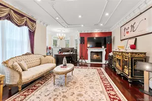 28 Whitney Cir, Glen Cove, NY 11542 - Photo 5