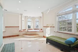 28 Whitney Cir, Glen Cove, NY 11542 - Photo 19