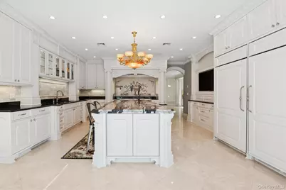 28 Whitney Circle, Glen Cove, NY 11542 - Photo 7