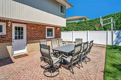109 Plymouth Road, Plainview, NY 11803 - Photo 23