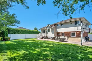 109 Plymouth Rd, Plainview, NY 11803 - Photo 25