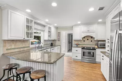 8 Quaker Hill Road, Stony Brook, NY 11790 - Photo 19